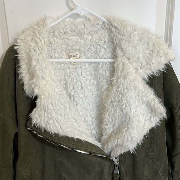 Green Corduroy Sherpa jacket - Picture 2 of 4